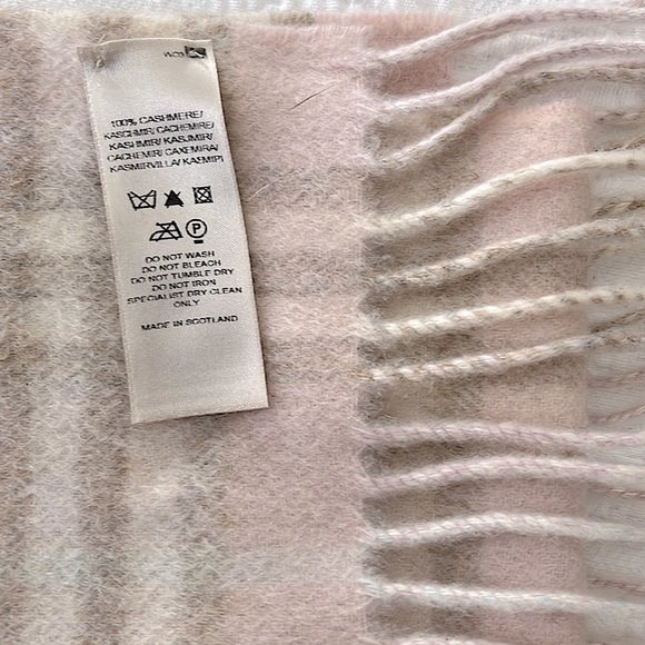 Authentic Burberry Made in Scotland Cashmere Muffler Pink Beige Ivory 56x12 VGUC - Picture 6 of 8